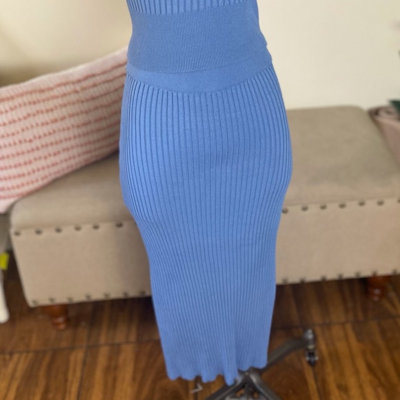 Women’s blue midi skirt with side slits - Picture 3 of 4